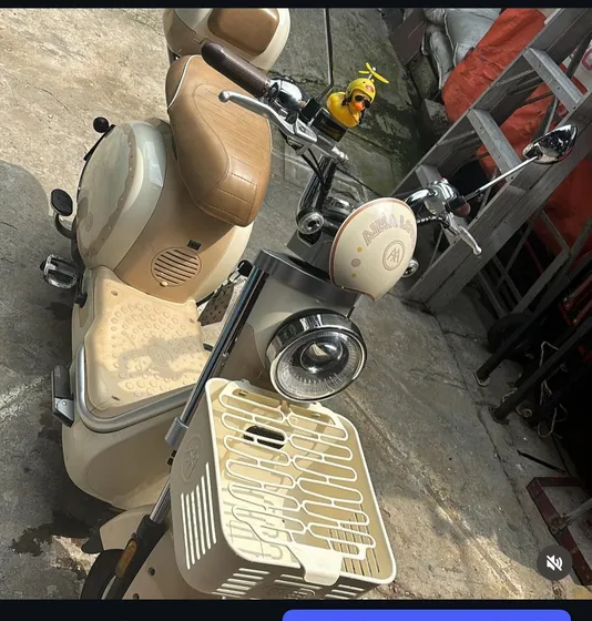 La Moto En Remate Mide 153 Centímetros De Largo, 74 Centímet
