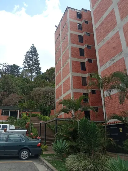 Apartamento Con Agua Propia El Retiro