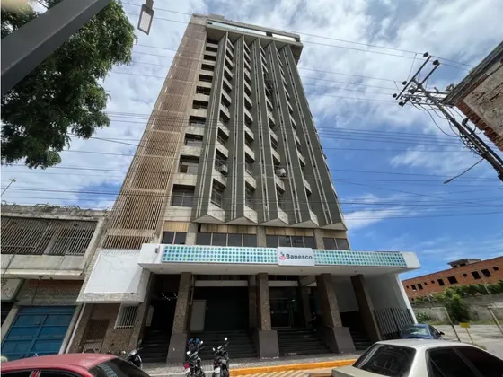 Oficina En Venta, Torre Ejecutiva Puerto Cabello. Hl-10133482