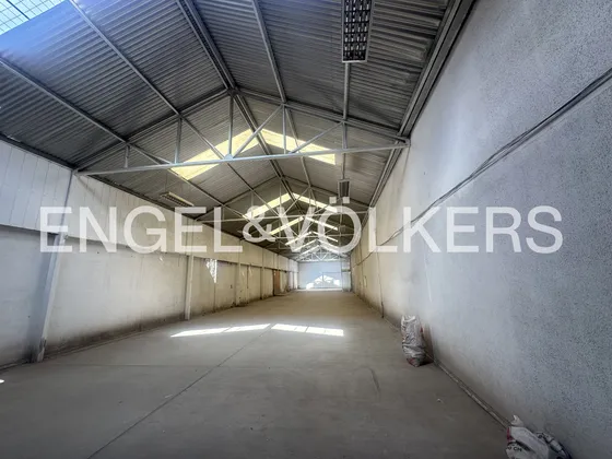 Excelente Galpón En Venta 300 M2 Aprox.