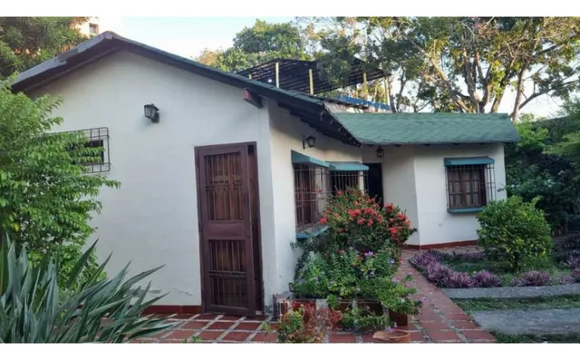Venta De Terreno Con Casa Triángulo Del Este
