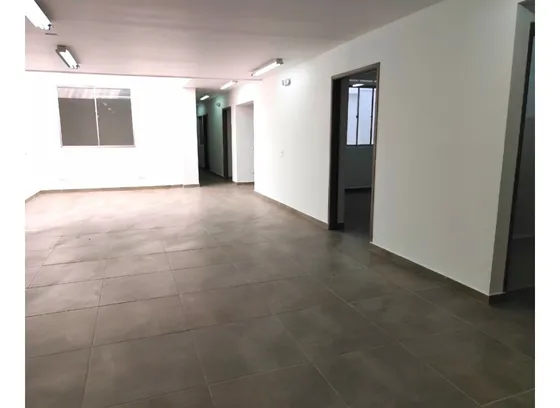 Casa Para Uso Comercial En Arriendo En El Estadio, Medellín