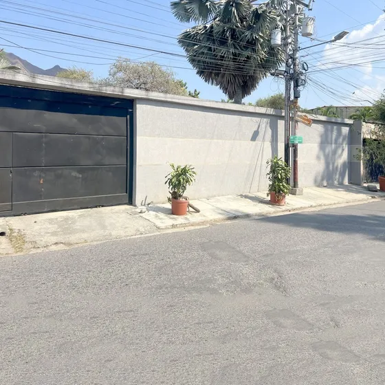 Johana Lazaro Vende  Casa Ubicada En Mini Granja La Morochas Iv San Diego  Área De Terreno: 1000 M2.     **solo Clientes**