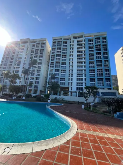 Apartamento En Catia La Mar Con Playa Privada