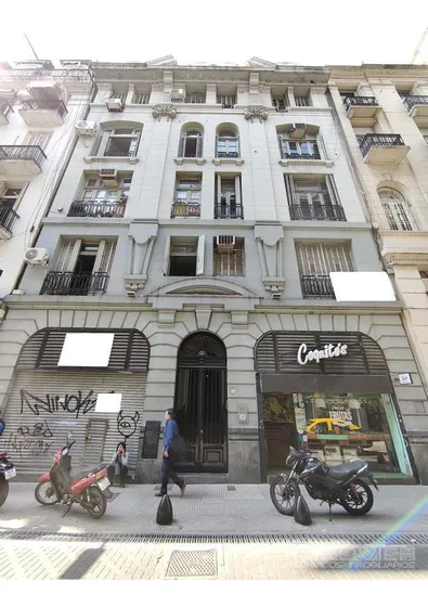 Oficina Reciclada. 1° Piso. Balcon Frances. Subte B.