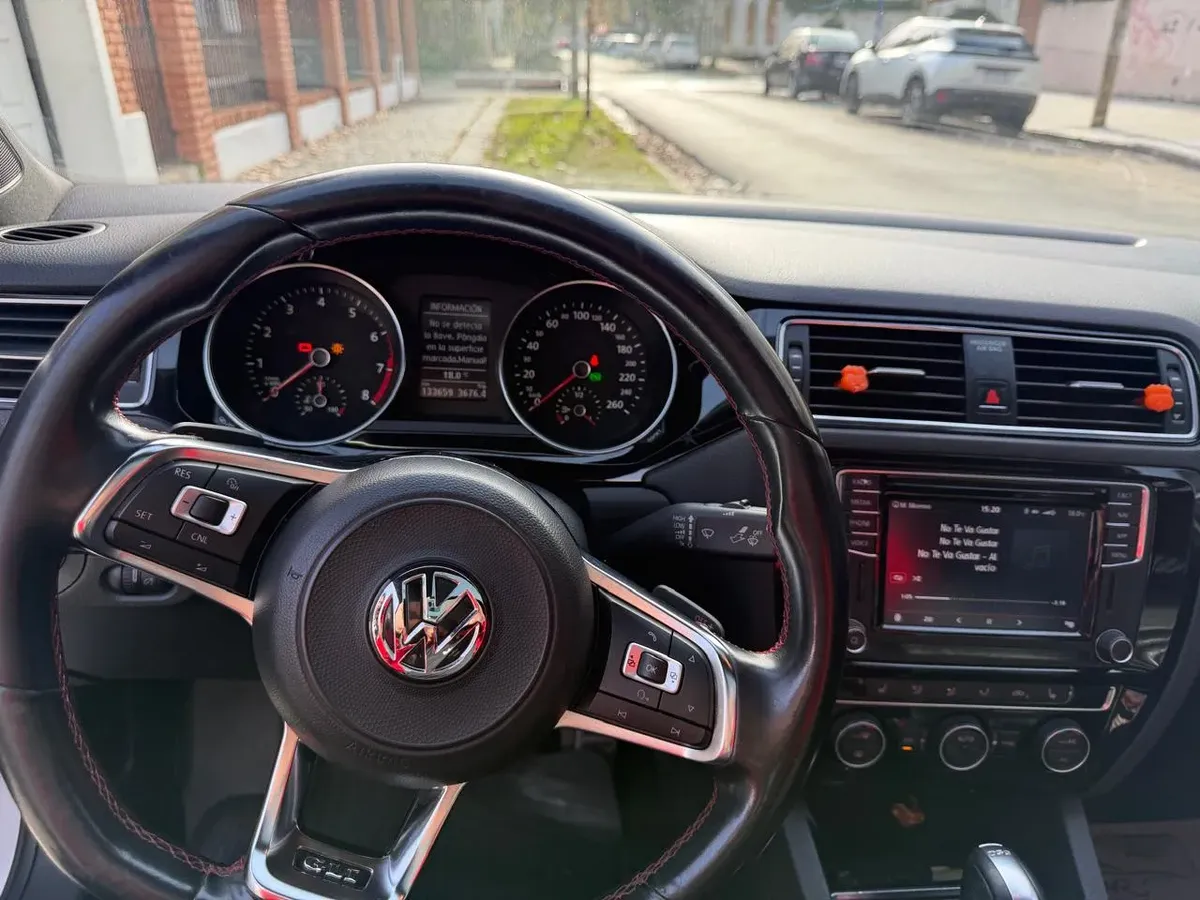 Volkswagen Vento 2.0 TSI GLI 211 HP App-Connect + Navigation DSG5093449757786214412