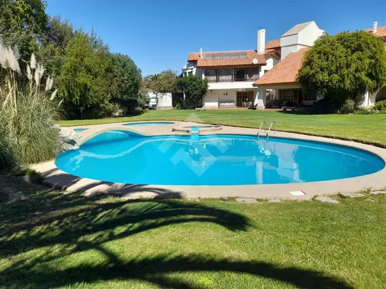 Casa En Venta De 8 Dorm. En Ovalle