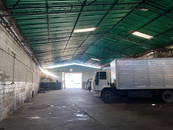 Vera Casa Inmobiliaria Alquila Galpon En Barrio Bello Monte Valencia Ab-2