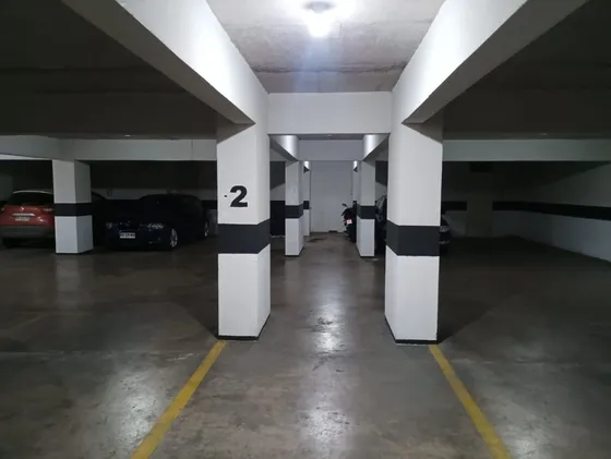 Se Arrienda Estacionamiento Cerca Del Metro Los Heroes