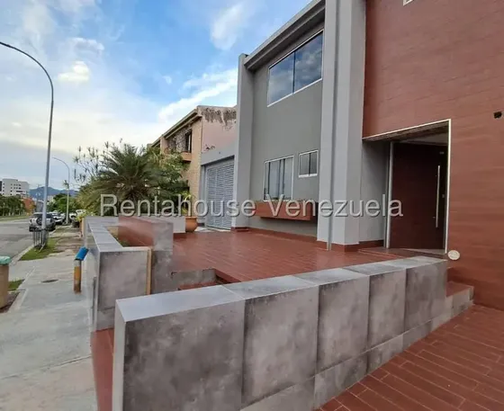 Rosa Espinoza Vende Casa En Urb Parque Mirador Subiendo Hacia Guataparo 26-9650 Jul13