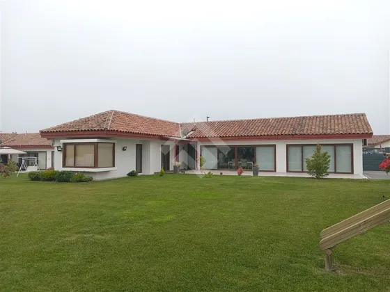 Casa En Venta De 3 Dorm. Maipú, En Condominio.