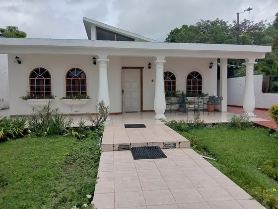 Casa Real Bienes Raíces Vende Bella Casa En Caripe Edo Monagas.