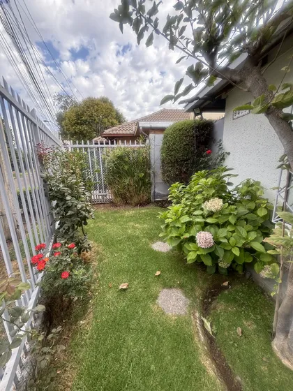 Casa En Venta En La Florida 3 Dormitorios 2 Baños Remodelada