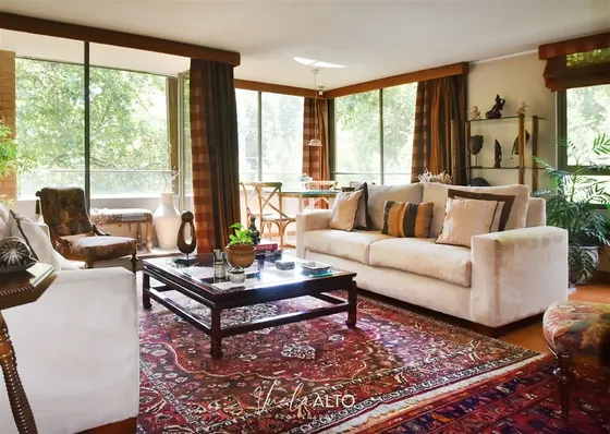 Dpto. En Venta 4 Dorm. Vitacura / Jardín Del Este / 3 Estac.