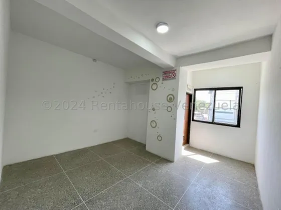 Milagros Inmuebles Oficina Alquiler Barquisimeto Lara Zona Centro Economica Comercial Economico Código Inmobiliaria Rent-a-house  24-25467