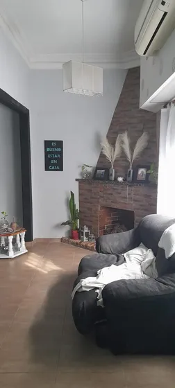 Casa En Venta - 3 Dormitorios 2 Baños - Cochera - 260mts2 - Merlo Oeste