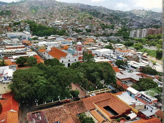 Local En Alquiler Ubicado En La Zona Colonial De Petare 