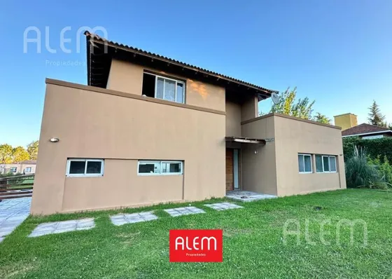 Casa En  Venta En Barrio Privado Malibu Canning