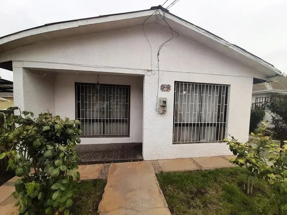 Quilpué- Venta De Casa 3d/2b Con Amplio Patio