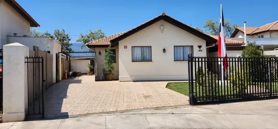 Casa En Venta En El Polo De Machalí Con Amplio Patio