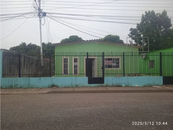 Se Vende Casa En El Barrio Maturín Ve21-180bm-ypar-kmen