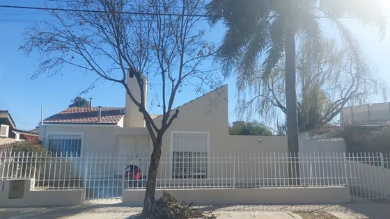 Casa En Alquiler Anual  Villa Domínguez