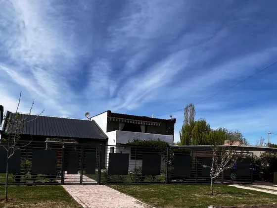 Vende Excelente Casa Con Departamento Independiente