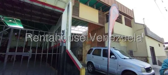 Erika Armeya Vende, Galpon En La Urbanizacion Las Acacias De Cabudare. Flex: 25-11735