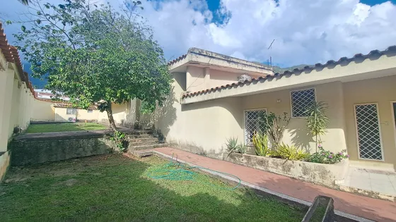Venta De Casa En La Urbanización El Castaño. Gran Oferta  