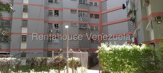 Apartamento En Venta, Coche. Acogedor Apartamento, Ubicado En Una Zona Residencial Muy Tranquila Y Segura, El Conjunto Ofrece Excelentes Áreas Comunes Con Parque Infantil.22098.