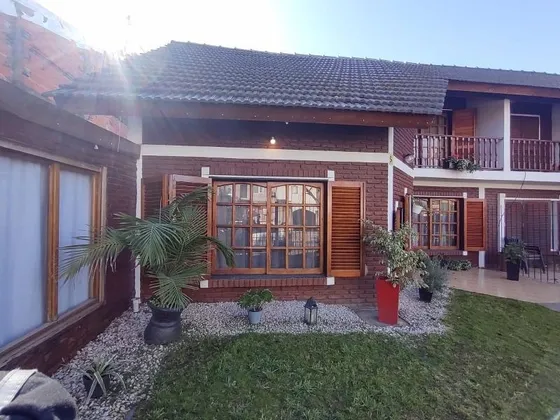 Ph En Venta - 3 Dormitorios 1 Baño - 140mts2 - Ituzaingó