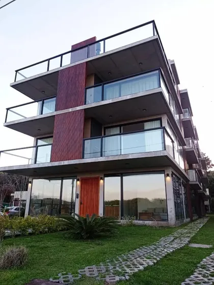 Departamento En Venta - 2 Dormitorios 2 Baños - 90mts2 - Costa Del Este