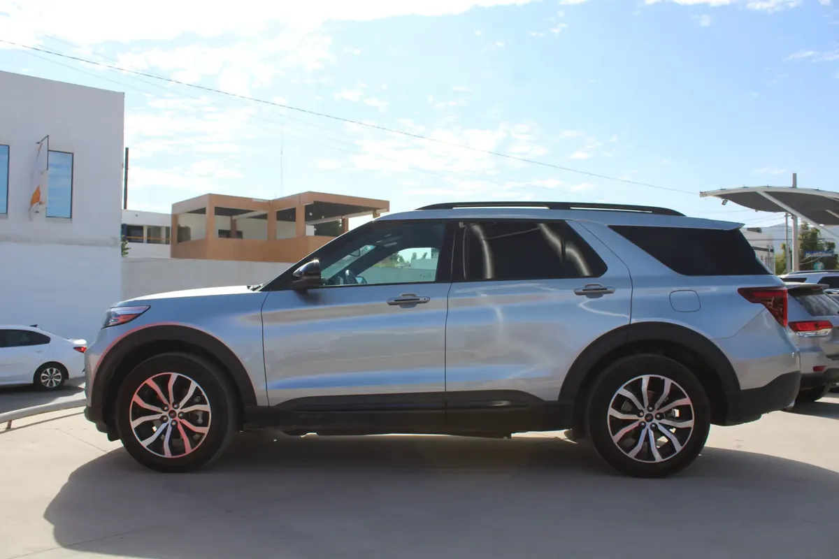 Ford Explorer 2023435968759815229446