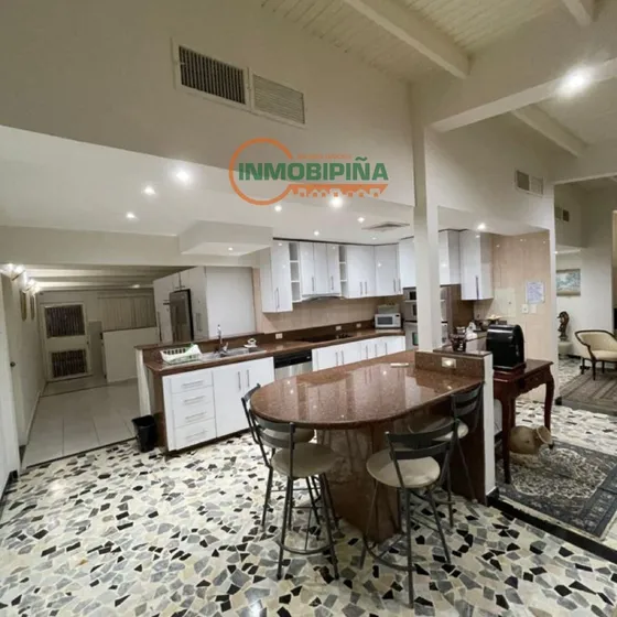 Inmobipiña Vende Casa En Villa Victoria, Avenida Atlantico, Puerto Ordaz, Estado Bolivar - Lp