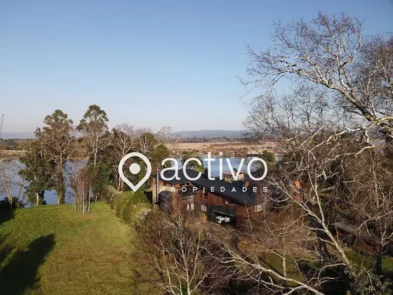 Fantástica Casa Con Orilla Al Río Valdivia