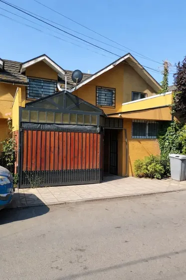 Hermosa Casa 4d2b Amplia Ubucada En Sector Recidencial