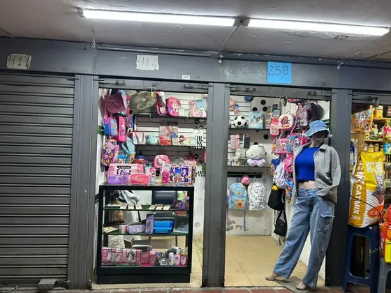 Local Comercial Cada Uno De 4mtrs ,20 Total, 8 Mtes 40m2. En Centro Comercial De Coche Listo Para Operar