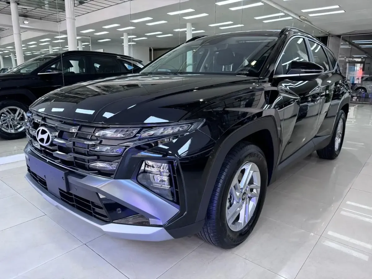 Hyundai Tucson 2.0 with Sunroof