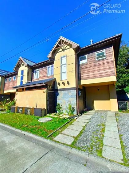 Casa En Venta De 4 Dorm. En Pucón