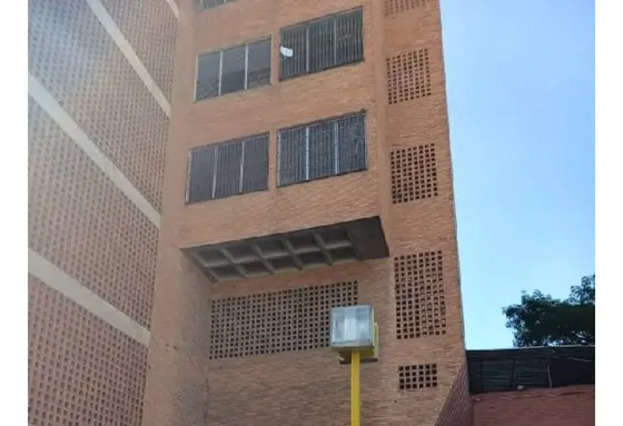 Local Edificio Industrial En Venta/alquiler (catia)