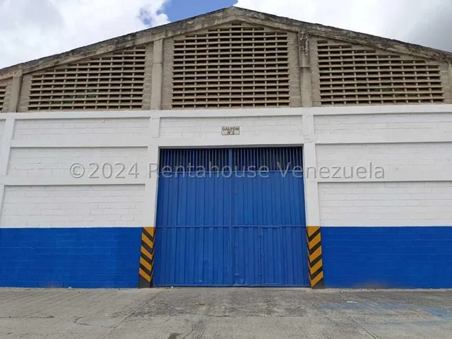 Maritza Lucena Alquila Amplio Galpón En La Piedad Sur Cabudare, -2 4 2 8 7 0 5- Cerrado Con Vigilancia 24/7, Servicios Básicos, Portón Corredizo, Sistema Contra Incendio: Detector De Humo, Sirena.