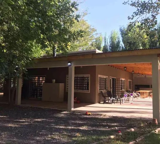 Casa Quinta De 7 Ambientes Con Pileta En Abasto