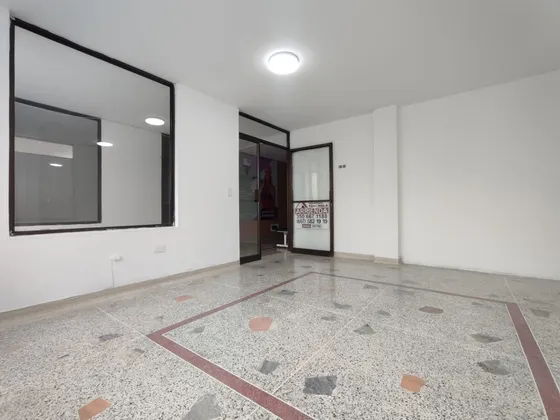 Local En Arriendo En Quinta Velez. Cod A28768