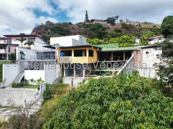 Mls #25-16268 Casa Negociable En Venta Para Remodelar En Prados Del Este 