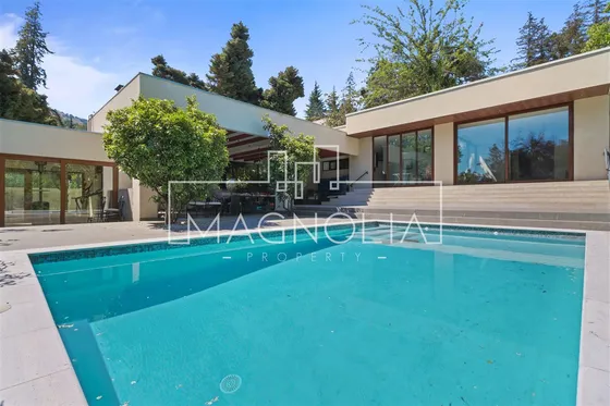 Casa En Venta De 5 Dorm. En Vitacura