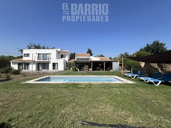 Casa En Venta En Chicureo Centro