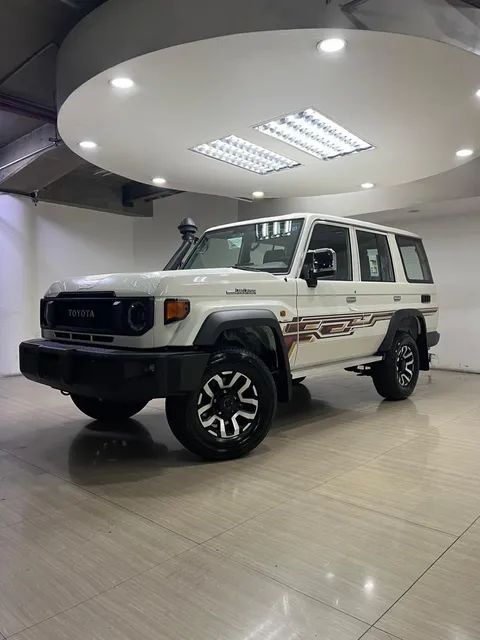 Toyota Land Cruiser Lc76 Machito