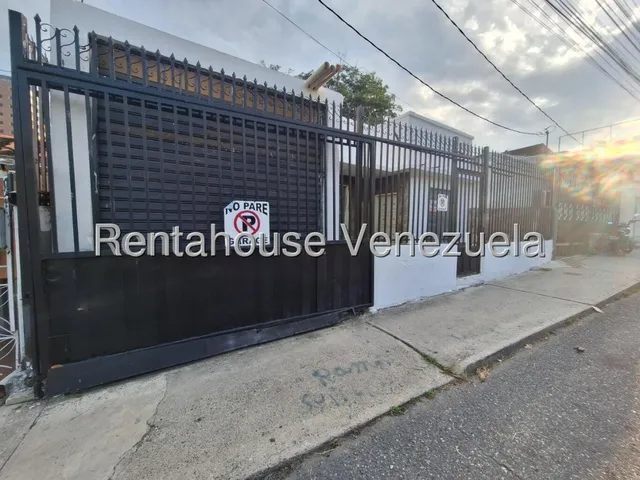 Amplia Y Conservada Casa Comercial En Venta Centro - Este De Barquisimeto. Carrera 24 / 25-17264 As-ab