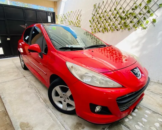 Peugeot 207 1.6 5p Féline Mt