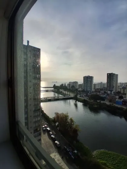 Gran Departamento Remodelado ,con Vista Al Costado Al Mar.